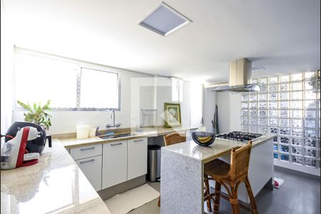 Apartamento à venda com 115m², 2 quartos e 1 vagaCozinha 