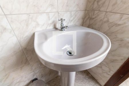 Casa à venda com 400m², 4 quartos e 2 vagasBanheiro 2