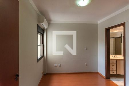 Suíte de apartamento para alugar com 3 quartos, 84m² em Vila Itapura, Campinas