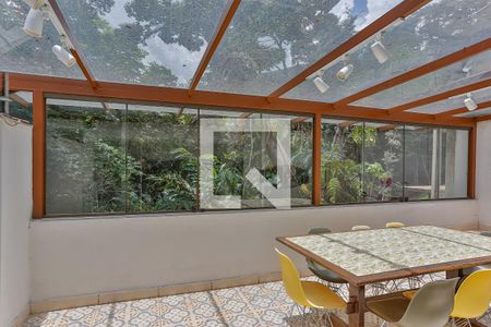 Copa de casa de condomínio para alugar com 4 quartos, 350m² em Retiro do Chalé, Brumadinho