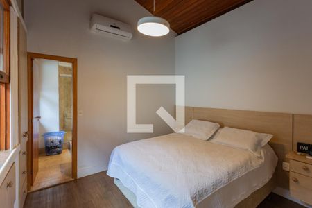 Casa de condomínio para alugar com 350m², 4 quartos e 2 vagasSuíte 1