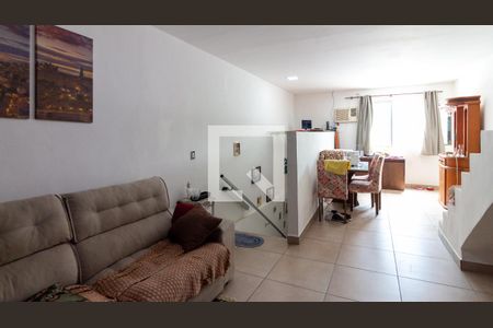 Sala de casa à venda com 1 quarto, 150m² em Cordovil, Rio de Janeiro
