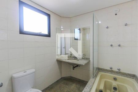 Apartamento para alugar com 430m², 5 quartos e 5 vagasBanheiro
