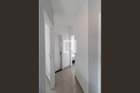 Corredor de apartamento à venda com 2 quartos, 45m² em Jardim Leblon, Belo Horizonte