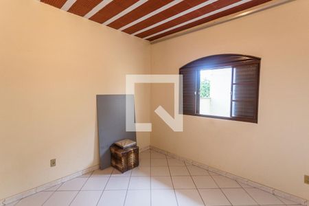 Casa à venda com 419m², 6 quartos e 3 vagasQuarto 1 da Casa dos Fundos