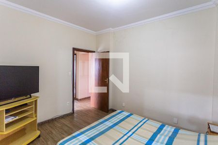 Casa à venda com 419m², 6 quartos e 3 vagasSuíte no 2° Pavimento