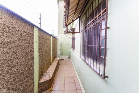 Casa à venda com 419m², 6 quartos e 3 vagasCorredor Lateral