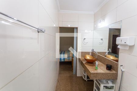 Casa à venda com 419m², 6 quartos e 3 vagasBanheiro da Suíte no 2° Pavimento