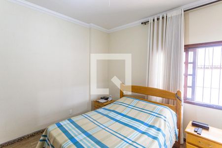 Casa à venda com 419m², 6 quartos e 3 vagasSuíte no 2° Pavimento