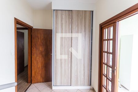 Casa à venda com 419m², 6 quartos e 3 vagasArmário do Quarto 2 no 2° Pavimento