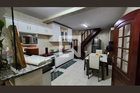 Casa à venda com 299m², 4 quartos e 3 vagas Casa à venda com 299m², 4 quartos e 3 vagasCozinha