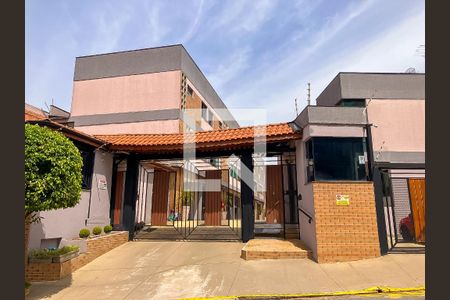 Casa de condomínio à venda com 75m², 2 quartos e 1 vaga Casa de condomínio à venda com 75m², 2 quartos e 1 vagaFachada