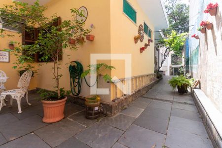 Casa à venda com 250m², 3 quartos e 3 vagasQuintal