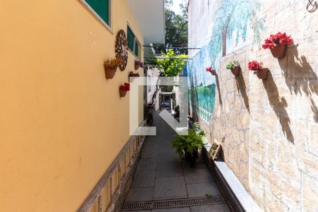 Casa à venda com 250m², 3 quartos e 3 vagasCorredor