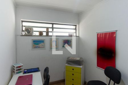 Casa à venda com 250m², 3 quartos e 3 vagasEscritório