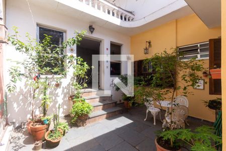 Casa à venda com 250m², 3 quartos e 3 vagasQuintal