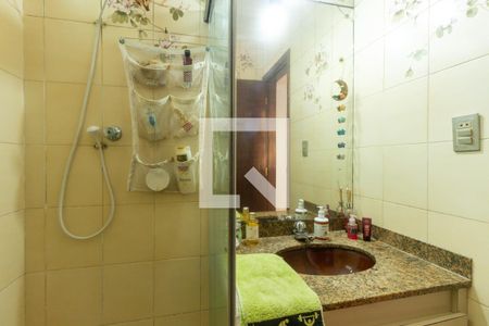 Casa à venda com 250m², 3 quartos e 3 vagasBanheiro do quarto 2