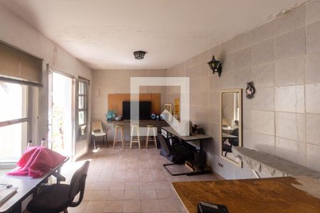 Casa à venda com 250m², 3 quartos e 3 vagasQuarto de serviço