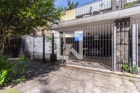 Casa à venda com 250m², 3 quartos e 3 vagasFachada