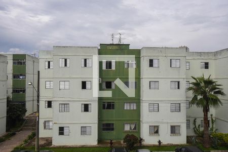 Vista de apartamento à venda com 3 quartos, 60m² em Parque Pinheiros, Taboão da Serra
