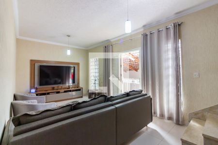 Sala  de casa para alugar com 3 quartos, 150m² em Km 18, Osasco