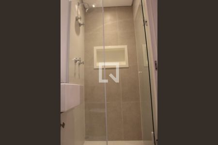 Banheiro de apartamento para alugar com 1 quarto, 24m² em Jardim das Acácias, São Paulo