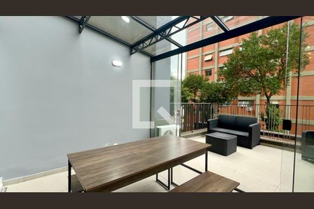 Varanda  de kitnet/studio para alugar com 1 quarto, 60m² em Cerqueira César, São Paulo