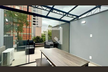 Varanda de kitnet/studio para alugar com 1 quarto, 60m² em Cerqueira César, São Paulo