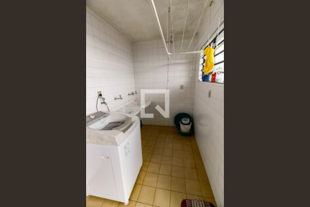 Casa à venda com 410m², 4 quartos e 4 vagas Casa à venda com 410m², 4 quartos e 4 vagasÁrea de Serviço