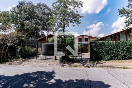 Casa à venda com 410m², 4 quartos e 4 vagas Casa à venda com 410m², 4 quartos e 4 vagasFachada casa