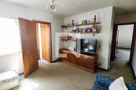 Casa à venda com 410m², 4 quartos e 4 vagas Casa à venda com 410m², 4 quartos e 4 vagasSala 3 - TV