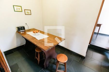 Casa à venda com 410m², 4 quartos e 4 vagas Casa à venda com 410m², 4 quartos e 4 vagasCopa