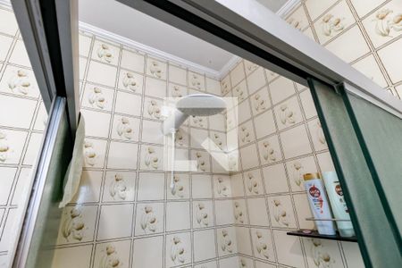 Casa à venda com 410m², 4 quartos e 4 vagas Casa à venda com 410m², 4 quartos e 4 vagasBanheiro da Suíte 1 -chuveiro