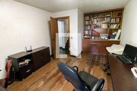 Casa à venda com 410m², 4 quartos e 4 vagas Casa à venda com 410m², 4 quartos e 4 vagasEscritório