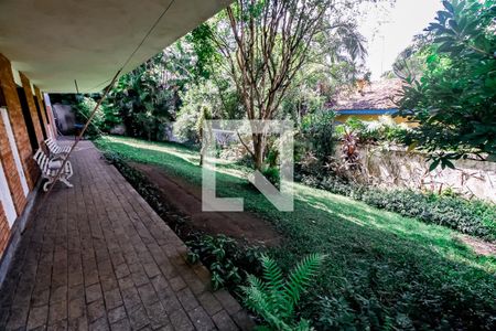 Casa à venda com 410m², 4 quartos e 4 vagas Casa à venda com 410m², 4 quartos e 4 vagasJardim