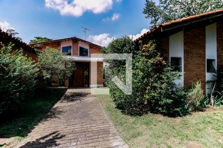 Casa à venda com 410m², 4 quartos e 4 vagas Casa à venda com 410m², 4 quartos e 4 vagasEntrada