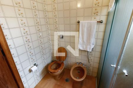 Casa à venda com 410m², 4 quartos e 4 vagas Casa à venda com 410m², 4 quartos e 4 vagasBanheiro Corredor