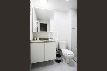 Banheiro de casa de condomínio para alugar com 1 quarto, 25m² em Vila Olímpia, São Paulo