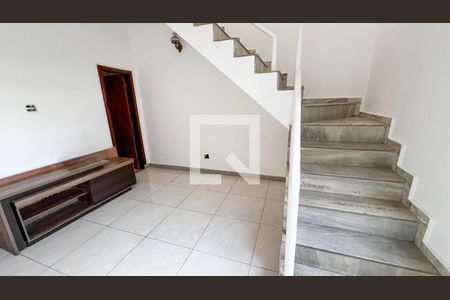 Sala de casa à venda com 4 quartos, 175m² em Dona Clara, Belo Horizonte