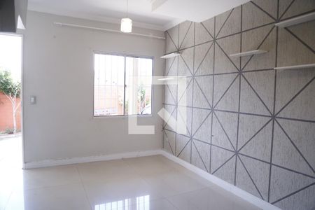 Sala de casa de condomínio para alugar com 2 quartos, 117m² em Jaraguá, São Paulo
