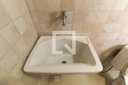 Banheiro de kitnet/studio para alugar com 1 quarto, 18m² em Mooca, São Paulo