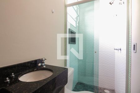 Banheiro Suíte 2 de casa de condomínio para alugar com 2 quartos, 60m² em Vila Carrão, São Paulo