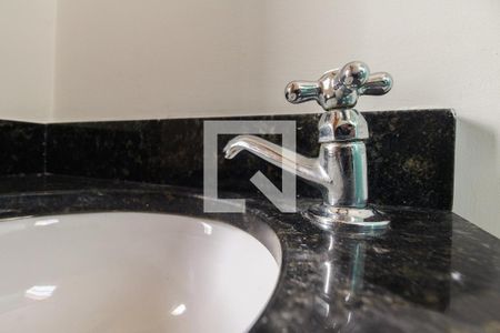 Casa de condomínio para alugar com 60m², 2 quartos e 2 vagas Casa de condomínio para alugar com 60m², 2 quartos e 2 vagasBanheiro Suíte 1