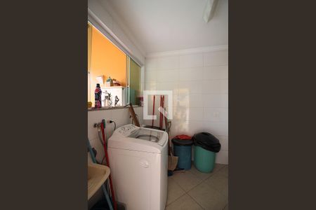 Casa à venda com 300m², 3 quartos e 4 vagasÁrea de Serviço