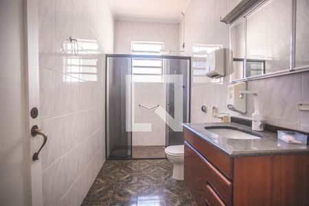 Casa à venda com 225m², 4 quartos e 2 vagasBanheiro
