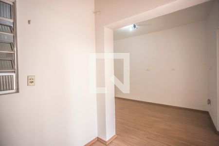 Casa à venda com 225m², 4 quartos e 2 vagasSuíte