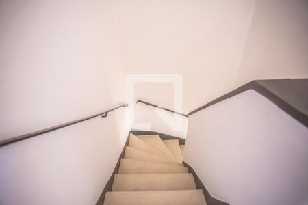 Escadas de casa à venda com 4 quartos, 225m² em Mirandópolis, São Paulo