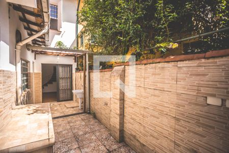 Casa à venda com 225m², 4 quartos e 2 vagasÀrea de Serviço