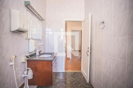 Casa à venda com 225m², 4 quartos e 2 vagasBanheiro