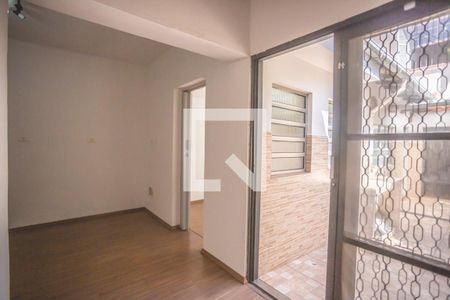 Casa à venda com 225m², 4 quartos e 2 vagasSuíte